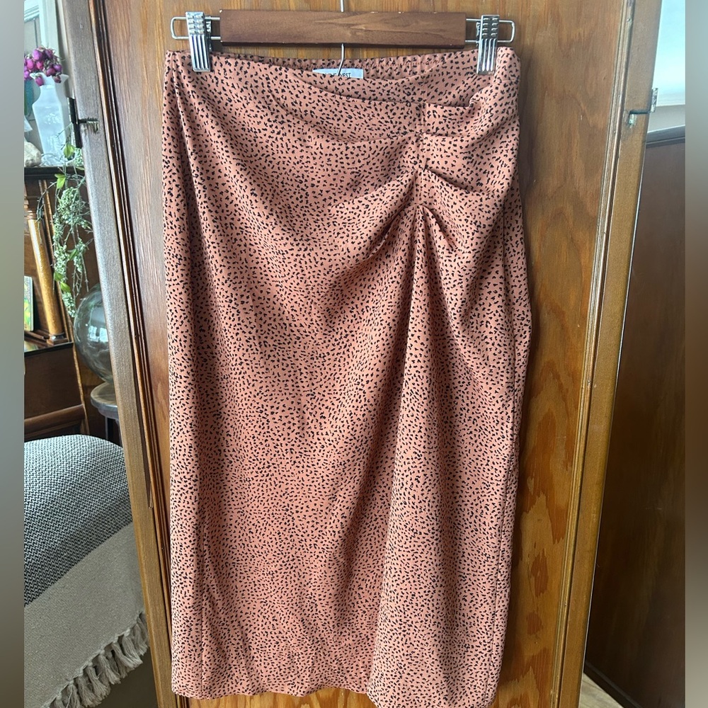 NWOT Nine West Midi Skirt. Size XS.